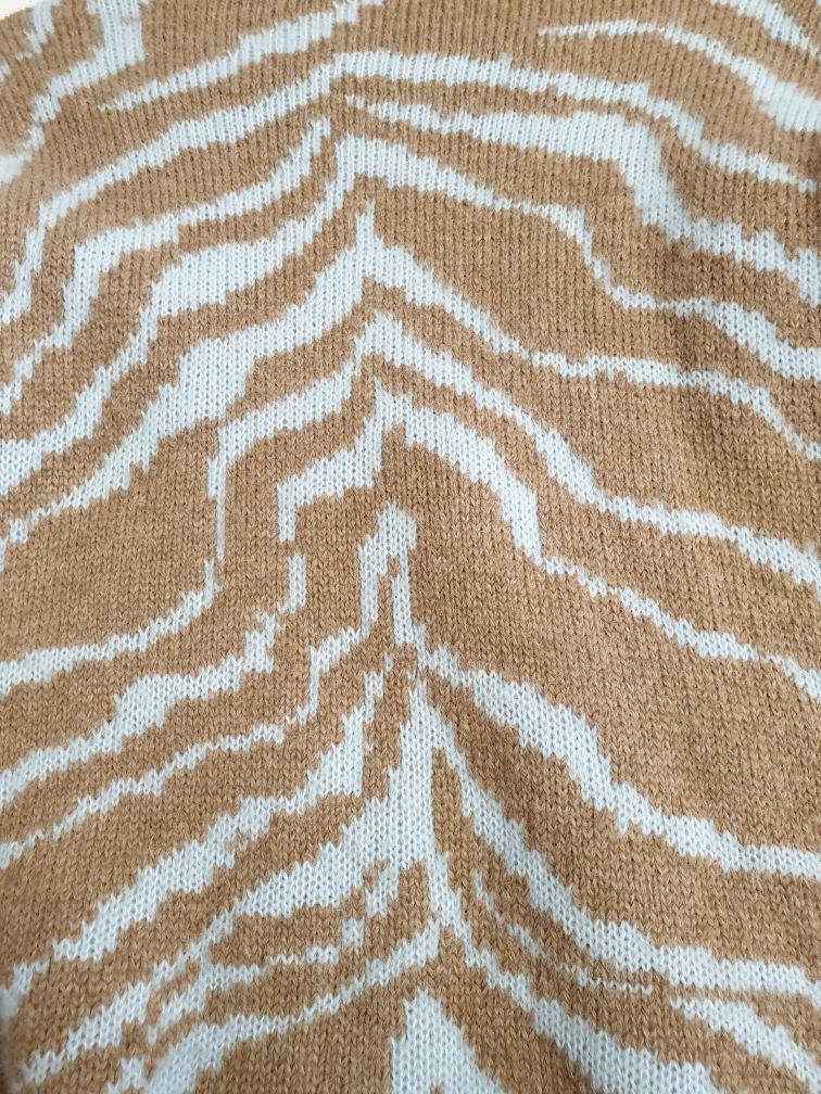 Amano colab zebra jacquard funnel neck sweater