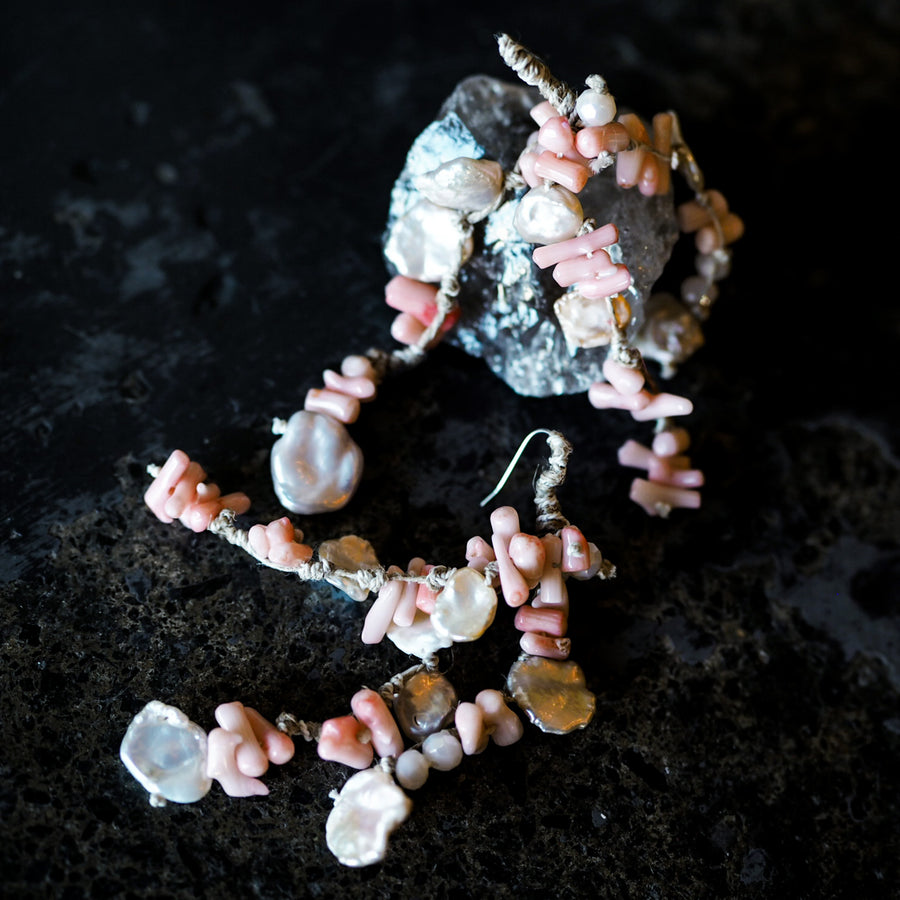 Mela multi strand pearl + pink Coral