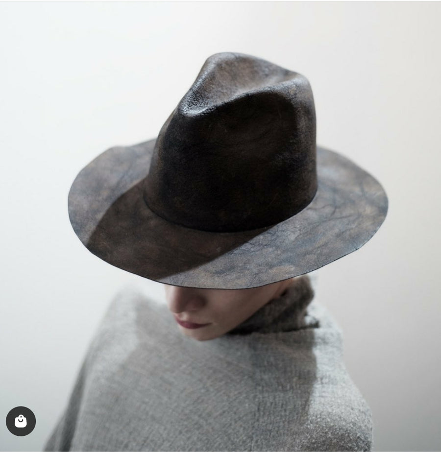 Reinhard plank norma hat black burned